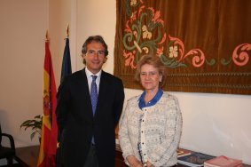 El Presidente de la FEMP, Íñigo de la Serna, y la Defensora del Pueblo, Soledad Becerril.
